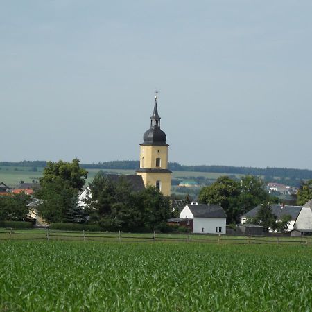 Am Brunnen Merkendorf Zeulenroda-Triebes Bagian luar foto