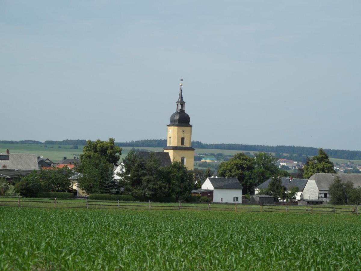 Am Brunnen Merkendorf Zeulenroda-Triebes Bagian luar foto