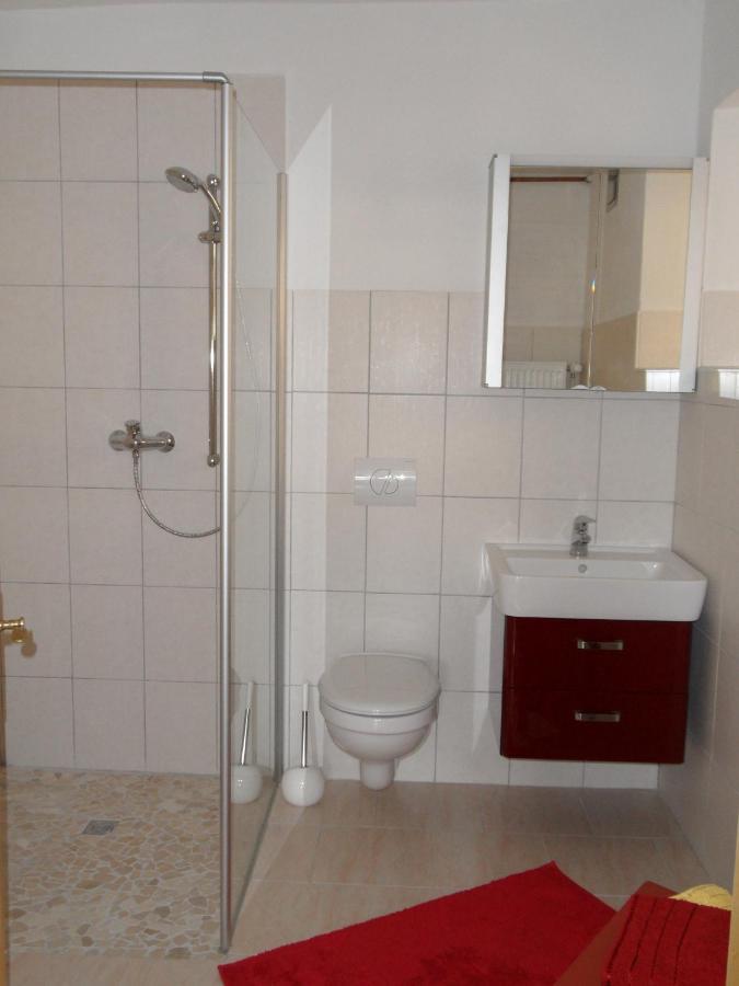 Am Brunnen Merkendorf Zeulenroda-Triebes Bagian luar foto